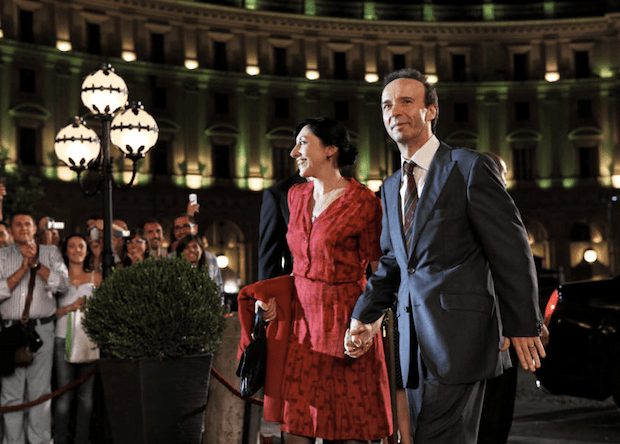 Roberto-Benigni-and-Monica-Nappo.-©MEDUSA-Photo-by-Philippe-AntonelloPhotomovie