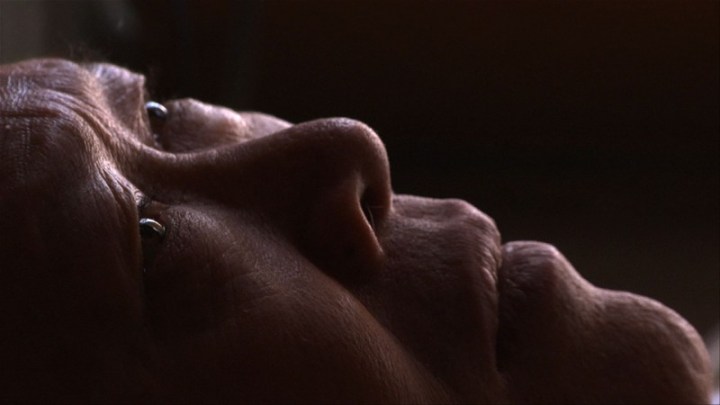 Your_Day_Is_My_Night_Tsui_Face2-800x450