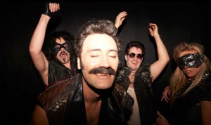 GZ9yR0__whatwedointheshadows_04_o3__8261163__1406658668