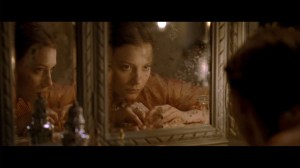 58V4EY_madamebovary_01_o3_8648982_1434144827