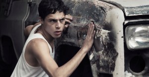 r0V6pW_Desde_Alla_04_o3_8730197_1440464747