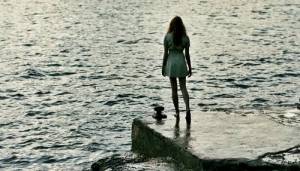 The Lady in the Car with Glasses and a Gun (photo_02)